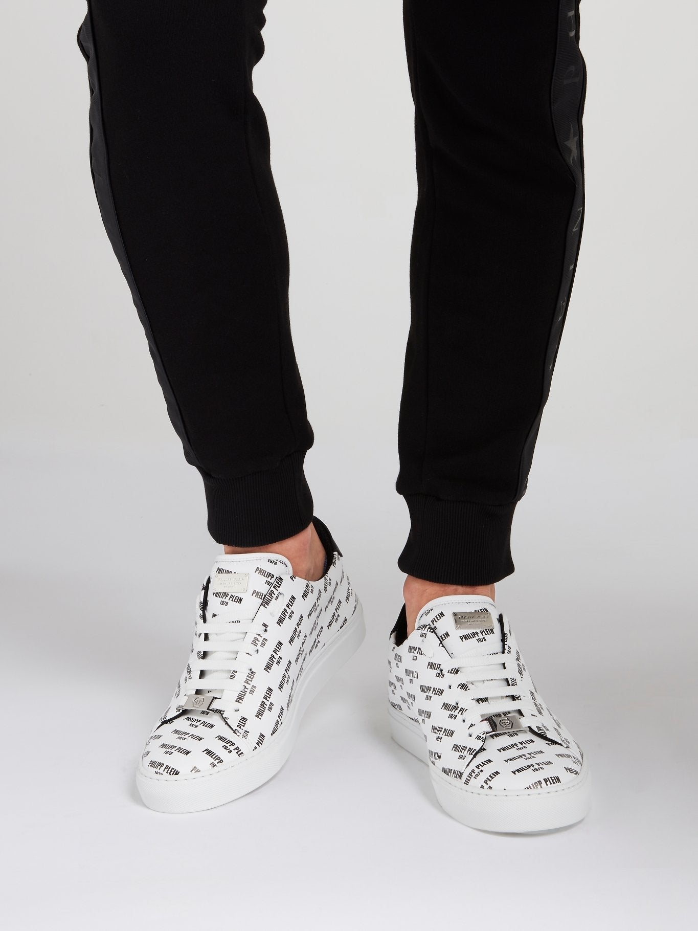 Yaeger White Monogram Print Low Top Sneakers